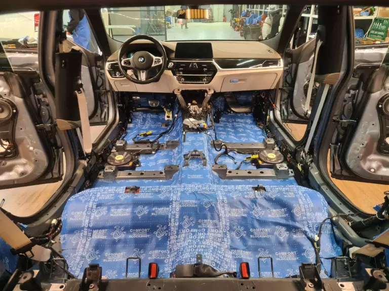 Шумоизоляция пола BMW 6 Gran Turismo-3