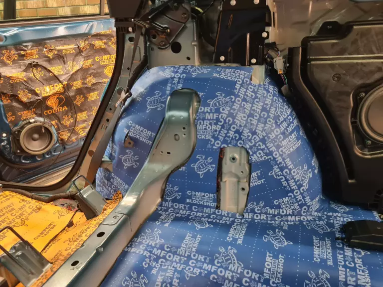 Geely Monjaro баг 6