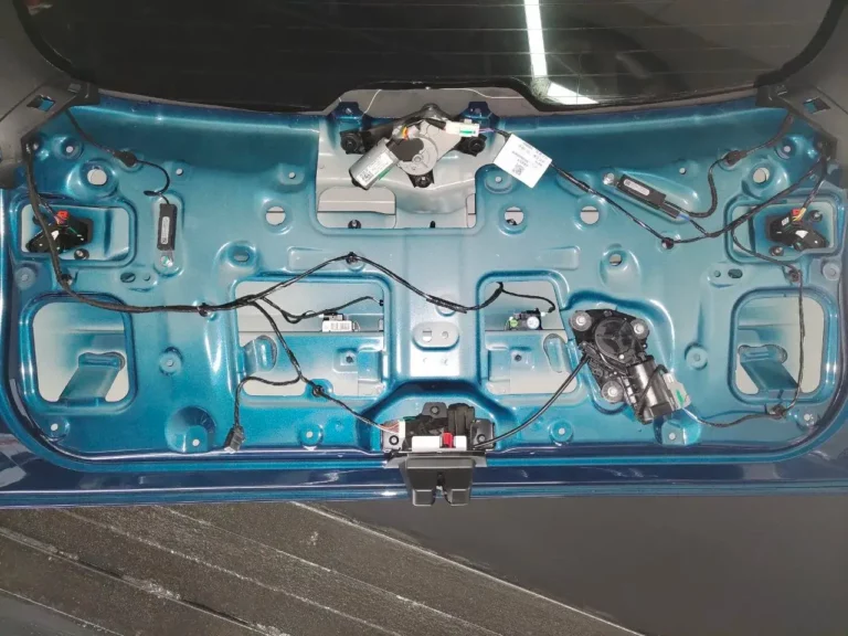 Geely Monjaro баг 7