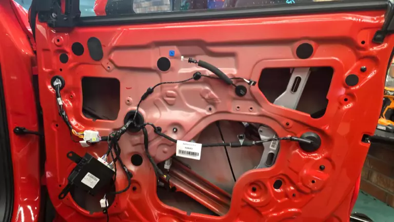 Шумоизоляция дверей Geely Tugella Knewstar 001-1