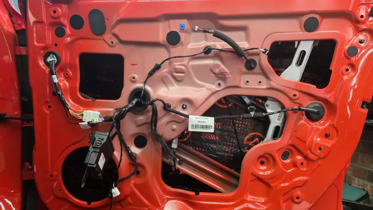 Шумоизоляция дверей Geely Tugella Knewstar 001-2