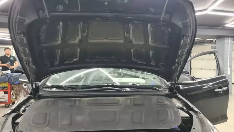 Шумоизоляция капота Hyundai Sonata-1