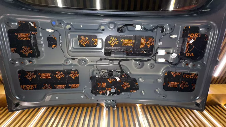 Шумоизоляция дверей Hyundai Staria-5