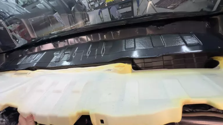Шумоизоляция торпедо Hyundai Staria-1