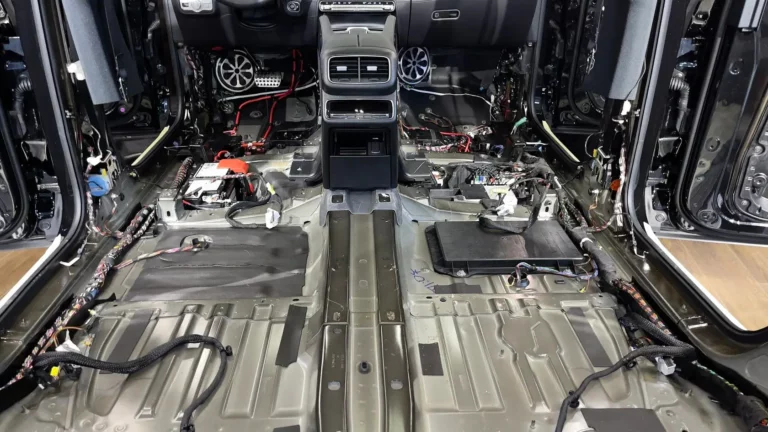 Шумоизоляция пола Mercedes - Benz GLS 2021-1