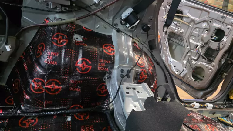 Шумоизоляция багажника Nissan Murano-6