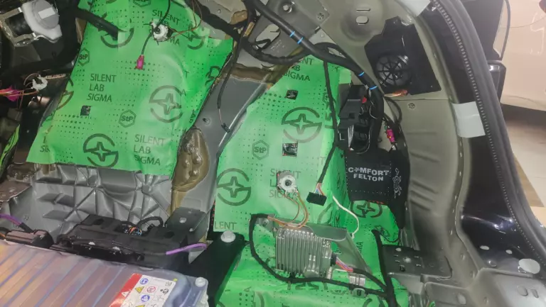 Шумоизоляция багажника Porsche Cayenne 2022-4
