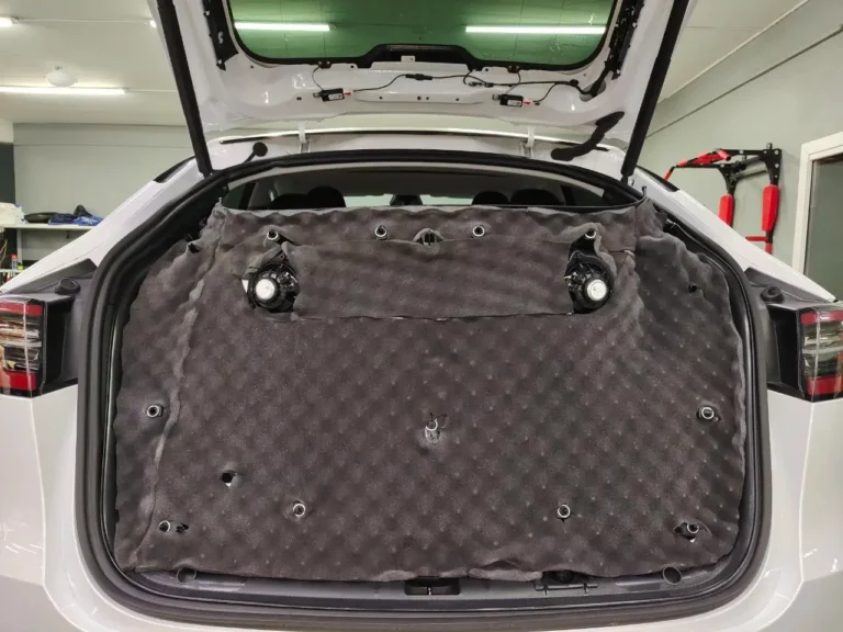 Шумоизоляция багажника Tesla Model Y -2