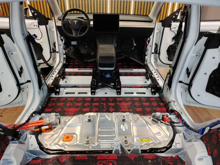 Шумоизоляция пола Tesla Model Y-2
