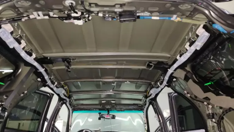 Шумоизоляция крыши Toyota Fortuner-1