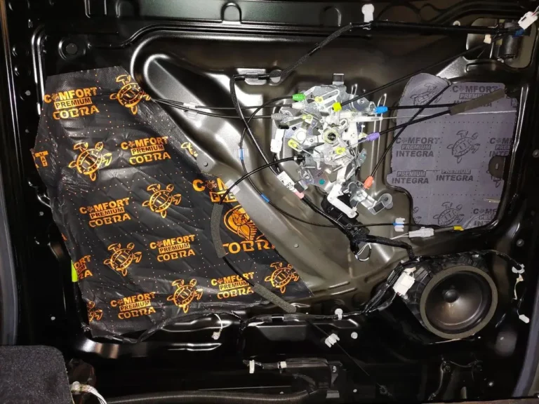 Шумоизоляция дверей Toyota Granvia 2020-8