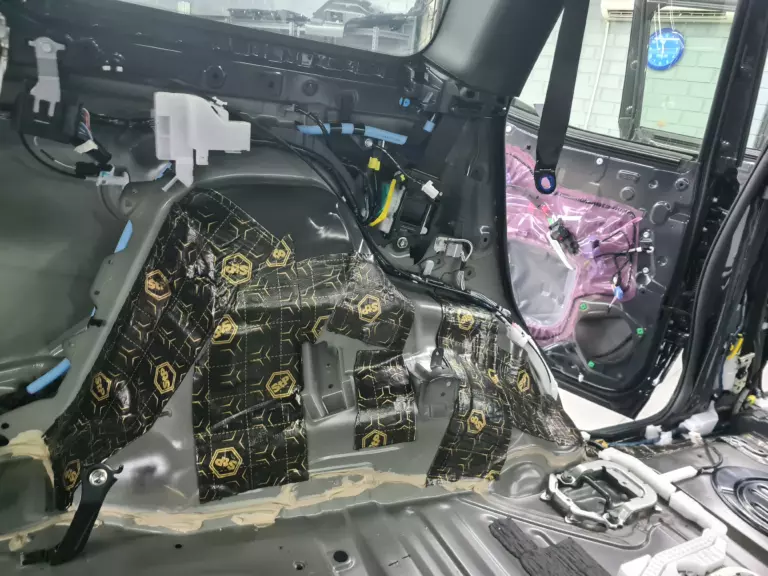 Шумоизоляция багажника Toyota Land Cruiser 250 Prado