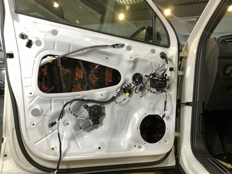Шумоизоляция двери Volkswagen Tiguan 2021-1