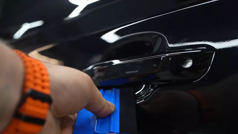 Оклейка области вокруг ручек Audi Q5