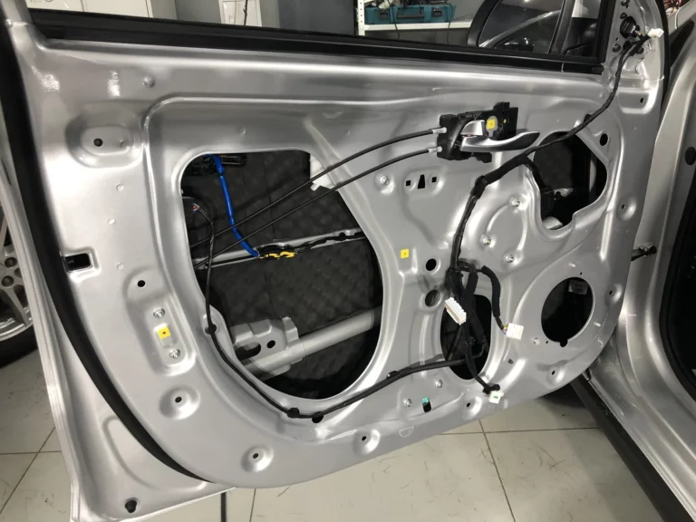 Шумоизоляция двери 3 KIA Rio