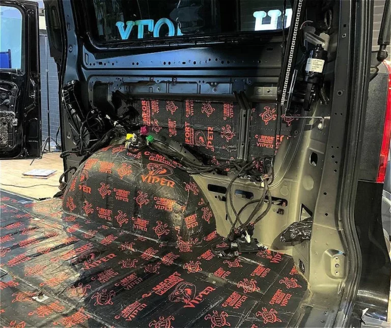 Шумоизоляция багажника Mercedes V-class-2