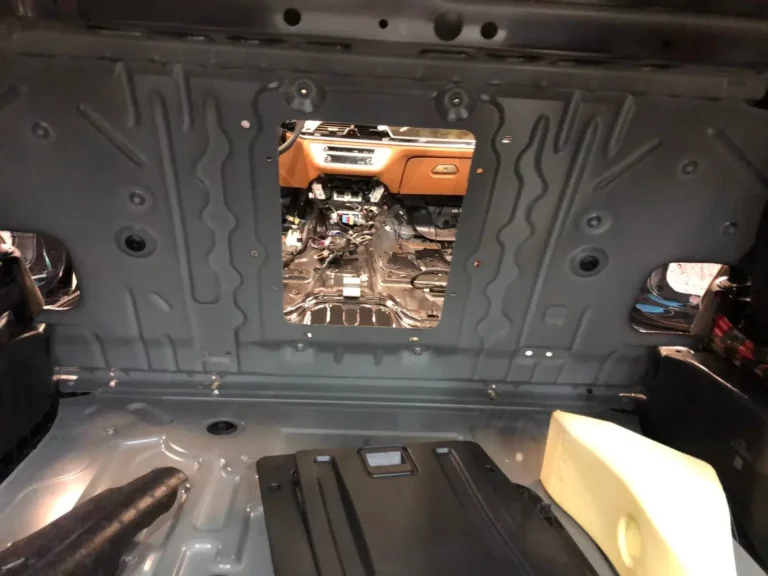 Шумоизоляция багажника BMW 750 LD1