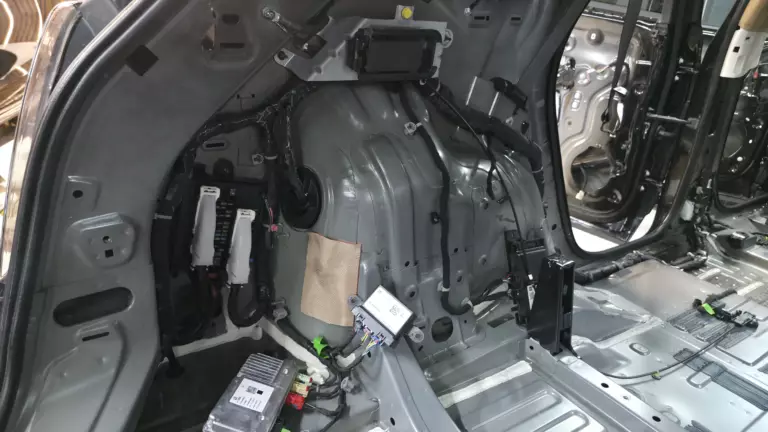 Шумоизоляция багажника Cadillac XT5-1