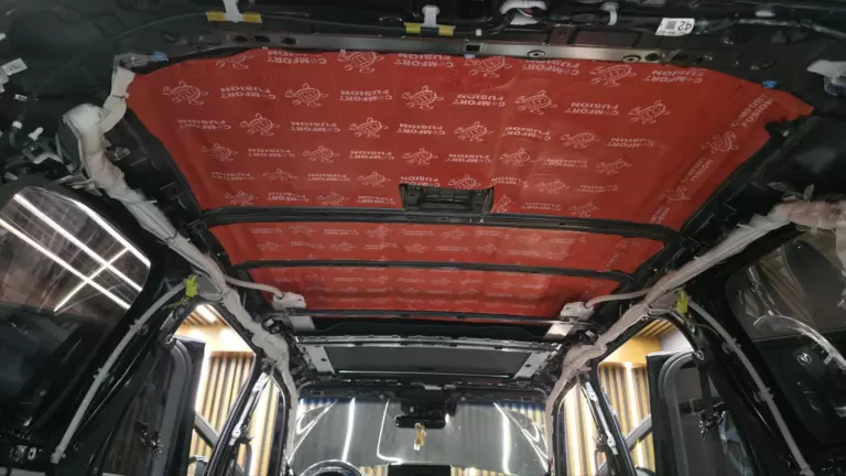 Шумоизоляция крыши Toyota Land Cruiser 300-3
